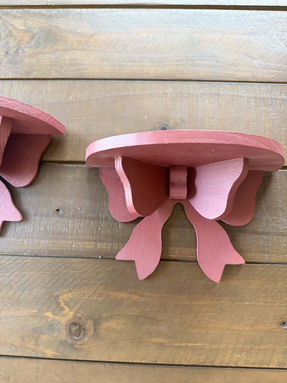 Set of 2 Rustic Wood Wall Shelves Bow Design Farmhouse Decor Red Vintage Style - Picture 4 of 10